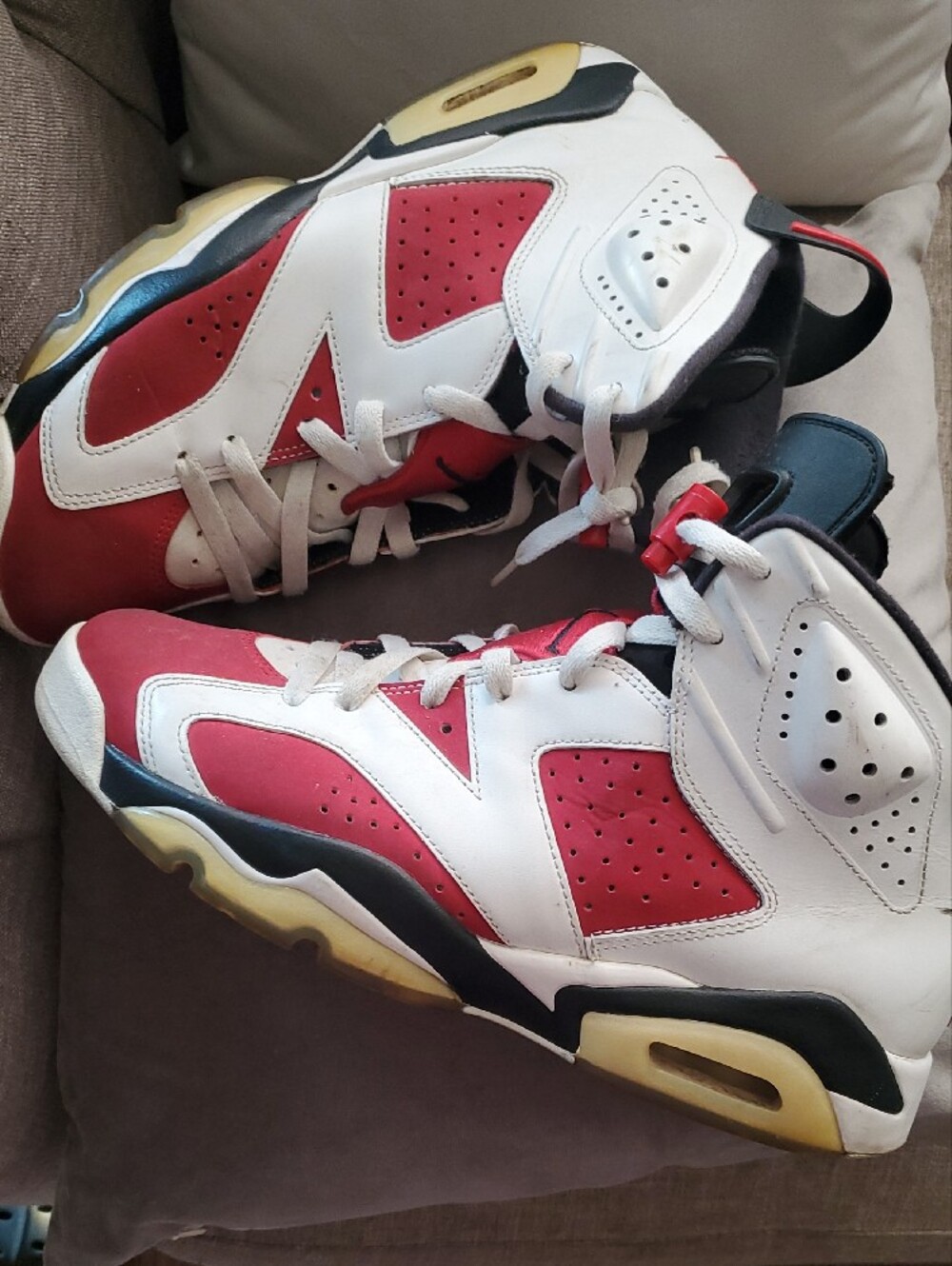 Nike Air Jordan Carmine Retro OG   Midi Red White  Sneaker Size 10 - Picture 9 of 16